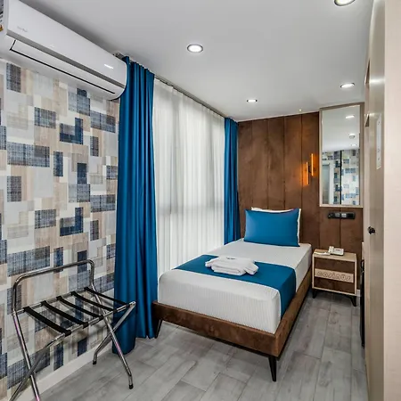 Cosinues Airport Hotel